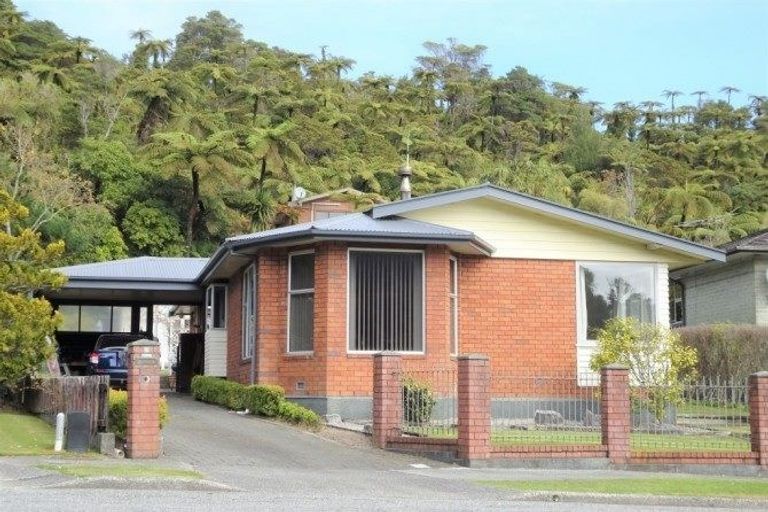 Photo of property in 21 Coates Street, Greymouth, 7805