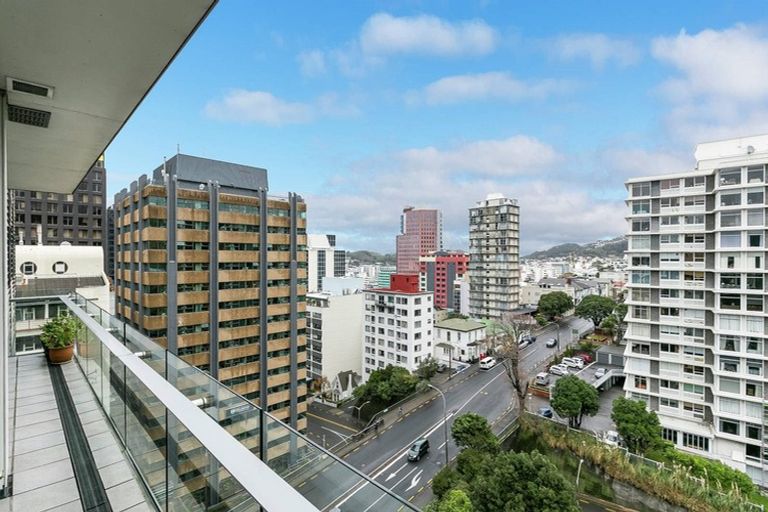 Photo of property in Montreaux Apartments, 10e/164 The Terrace, Wellington Central, Wellington, 6011
