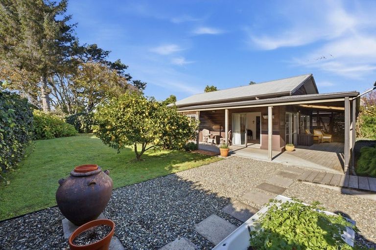 Photo of property in 29 Donnelly Street, Oakura, 4314