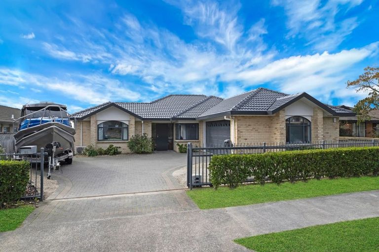 Photo of property in 15 Summerland Drive, Henderson, Auckland, 0612