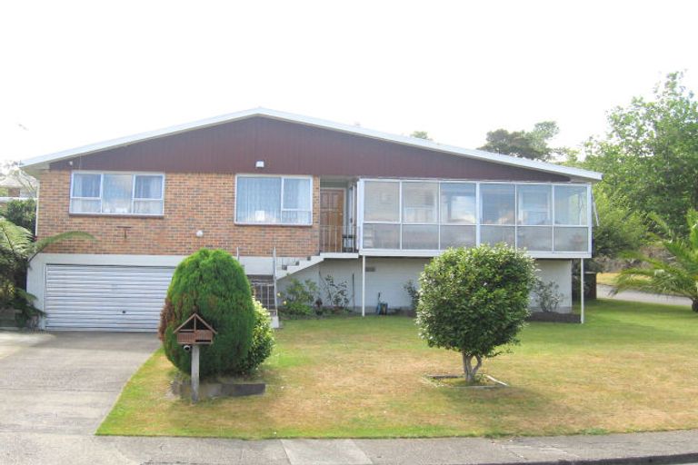 Photo of property in 2 Sunnyview Drive, Brown Owl, Upper Hutt, 5018