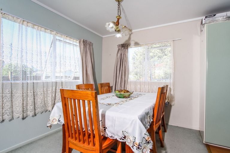 Photo of property in 41 Loughanure Place, Massey, Auckland, 0614