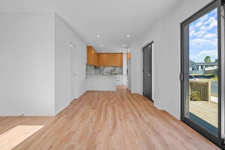 Photo of property in 22c Justamere Place, Weymouth, Auckland, 2103