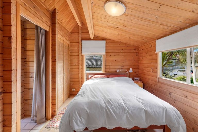 Photo of property in 64 Seabrook Avenue, New Lynn, Auckland, 0600