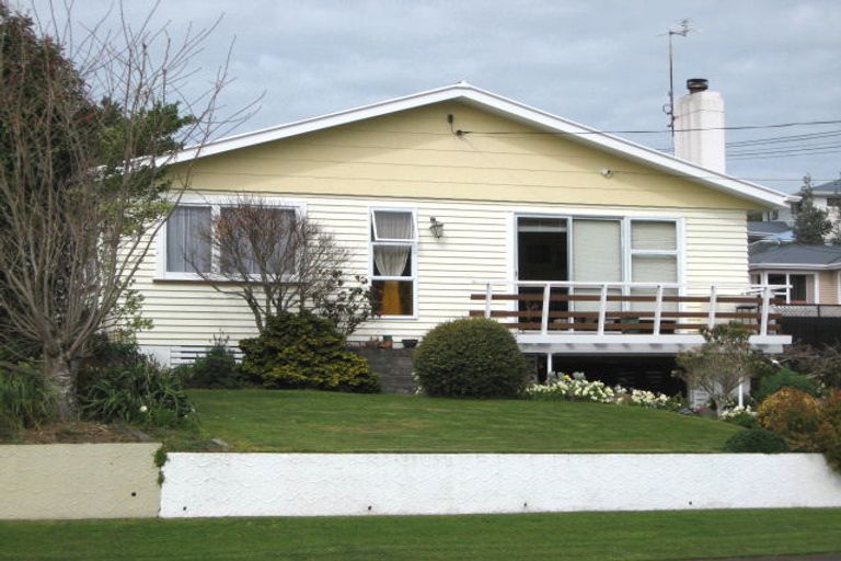 Photo of property in 13 Oranga Street, Marfell, New Plymouth, 4310