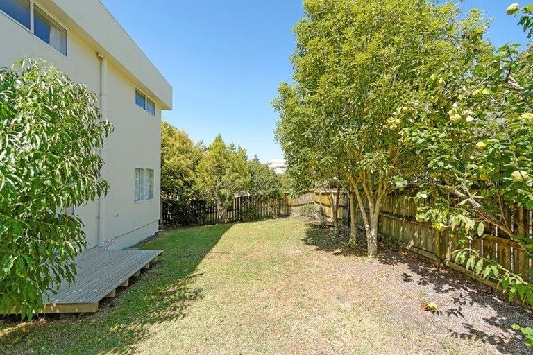 Photo of property in 28/24 Eastglen Road, Glen Eden, Auckland, 0602
