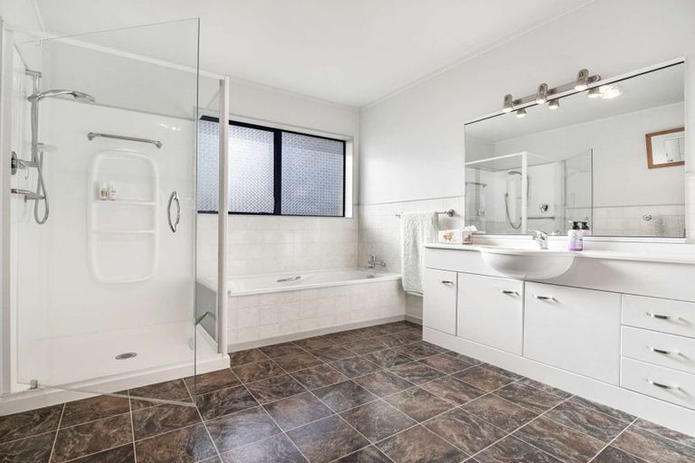 Photo of property in 52 Racecourse Road, Waiuku, 2123