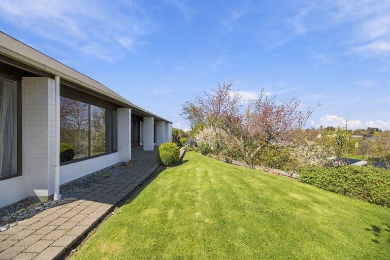 Photo of property in 11 Bankview Place, Amberley, 7410