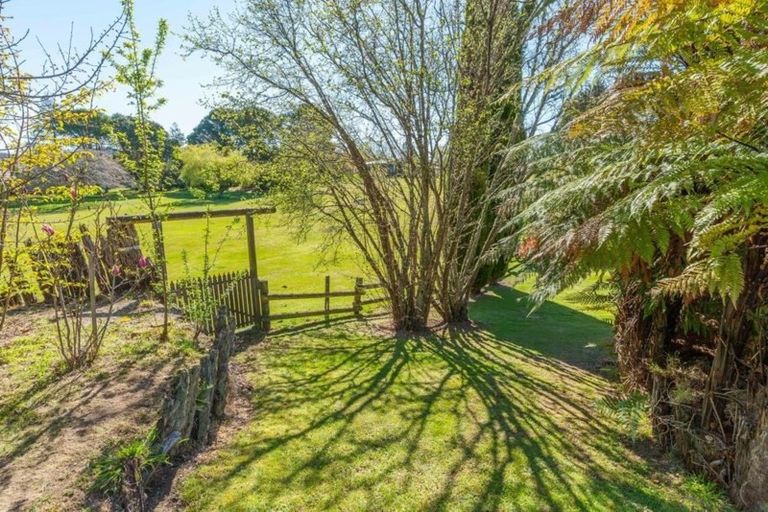 Photo of property in 10 Angela Place, Kinloch, Taupo, 3377