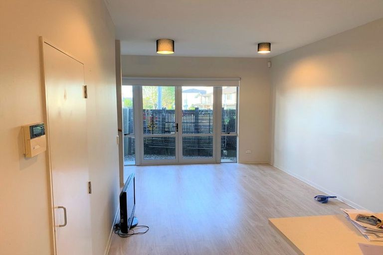 Photo of property in 6/29 Haven Drive, East Tamaki, Auckland, 2013