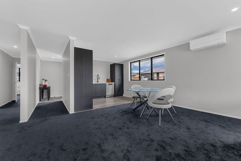 Photo of property in 2 Paapaka Way, Waiuku, 2123