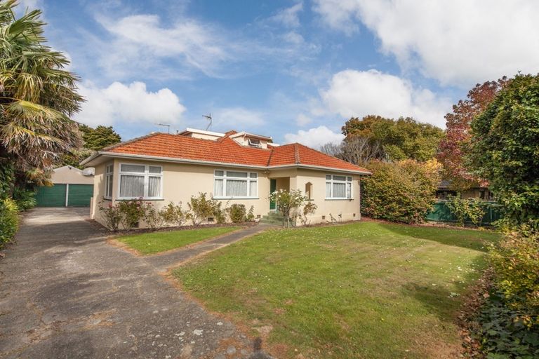 Photo of property in 550 Featherston Street, Roslyn, Palmerston North, 4414