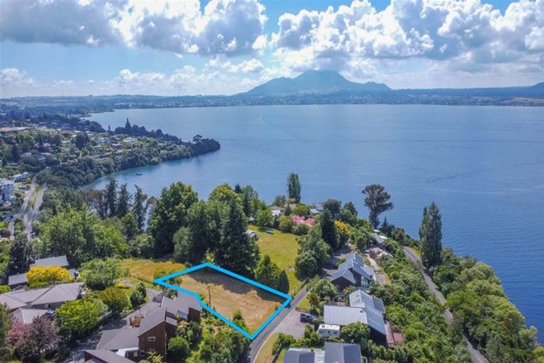 Photo of property in 14 Ewing Grove, Acacia Bay, Taupo, 3330