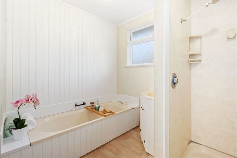 Photo of property in 21 Martin Street, Ranui, Porirua, 5024