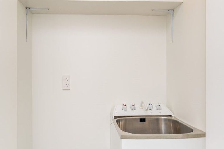 Photo of property in 12 Robinson Street, Lookout Point, Dunedin, 9011