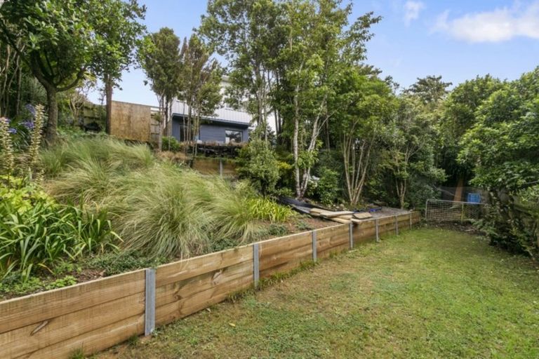 Photo of property in 54 Poto Road, Normandale, Lower Hutt, 5010