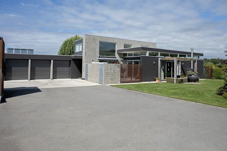 Photo of property in 141 Awamoa Road, Holmes Hill, Oamaru, 9401