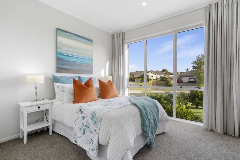 Photo of property in 24 Malbec Place, Huapai, Kumeu, 0810
