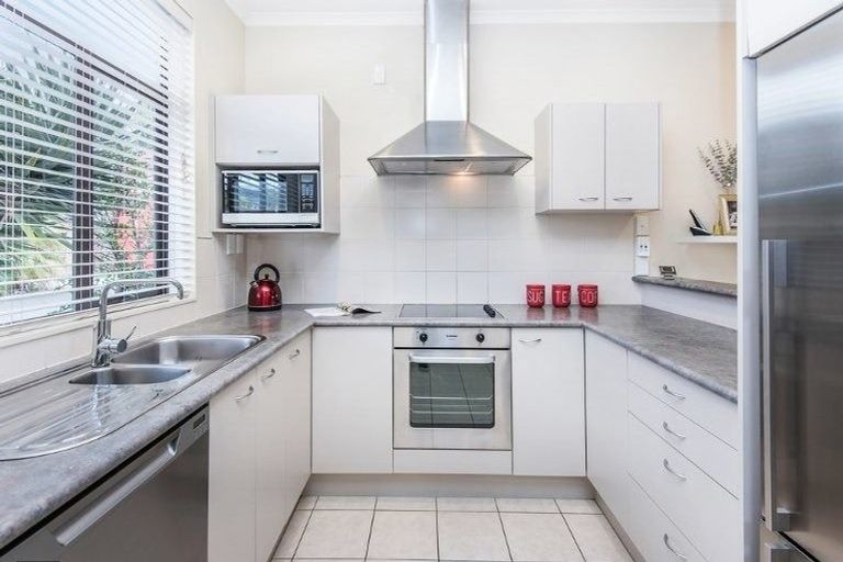 Photo of property in 12 Derg Place, East Tamaki, Auckland, 2013