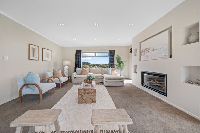 Photo of property in 5b Tupuhi Place, Highlands Park, New Plymouth, 4312