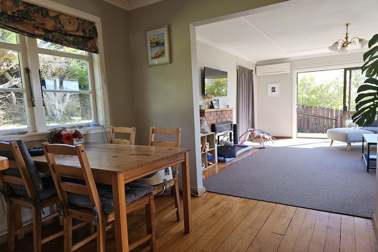 Photo of property in 9 Bell Street, Tawa, Wellington, 5028