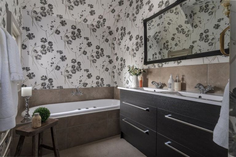 Photo of property in 283 Papanui Road, Merivale, Christchurch, 8052