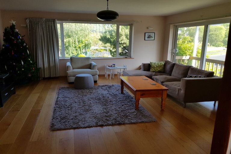 Photo of property in 139 Taylor Terrace, Tawa, Wellington, 5028