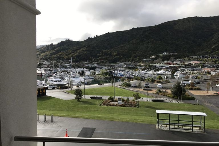 Photo of property in Oxleys Rock Apartments, 401/6 London Quay, Picton, 7220