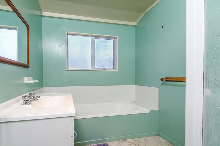 Photo of property in 41 Loughanure Place, Massey, Auckland, 0614