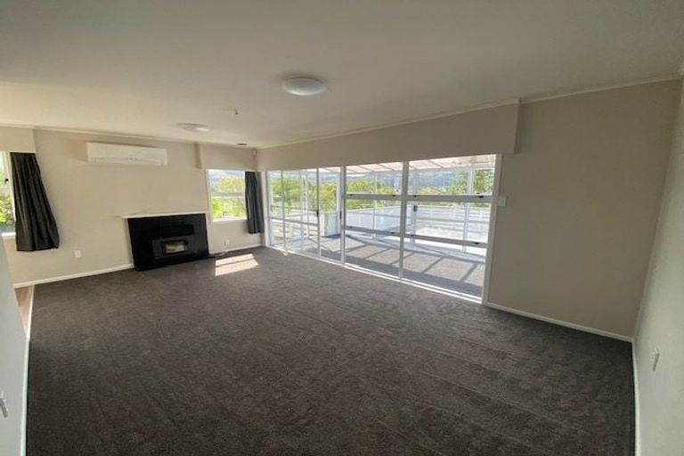 Photo of property in 216a Waddington Drive, Naenae, Lower Hutt, 5011