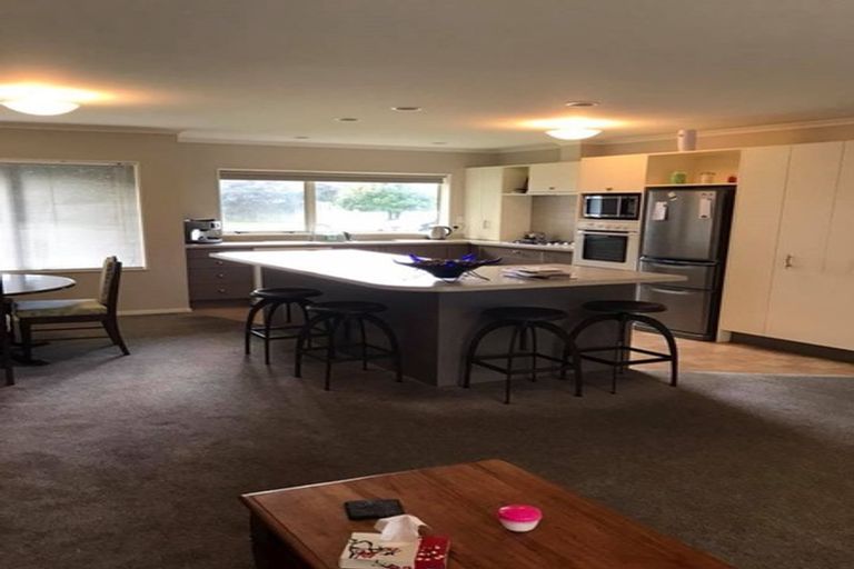 Photo of property in 14 Kennedy Place, Waikanae Beach, Waikanae, 5036