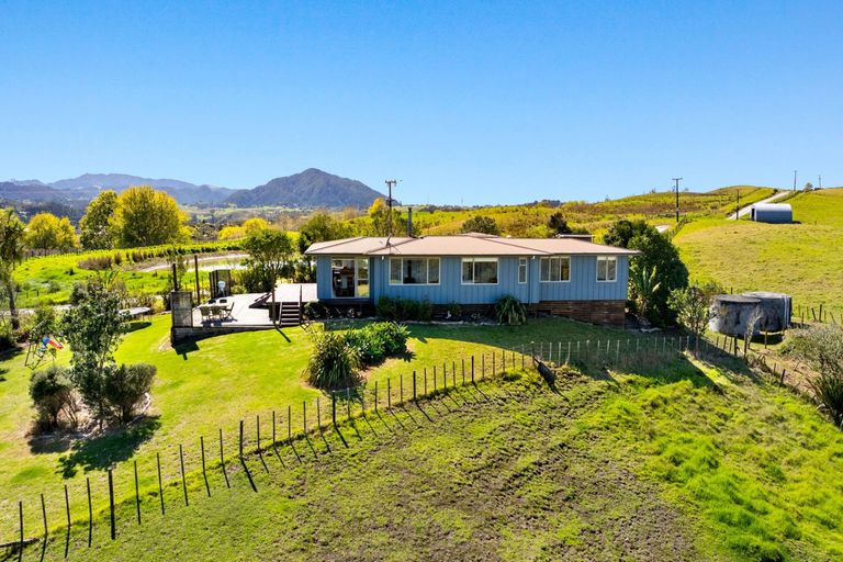 Photo of property in 301 Ranganui Road, Kaiwaka, 0573