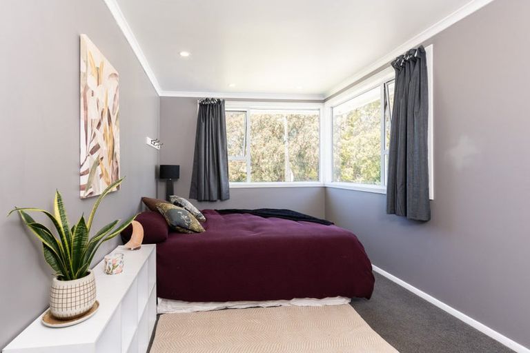 Photo of property in 12 Mexted Crescent, Ranui, Porirua, 5024