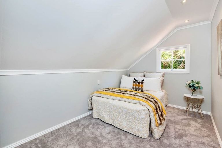 Photo of property in 74 Holyoake Place, Chatswood, Auckland, 0626