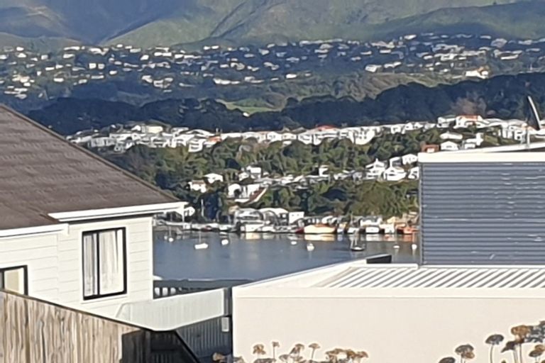 Photo of property in 24 Arahanga Grove, Maupuia, Wellington, 6022