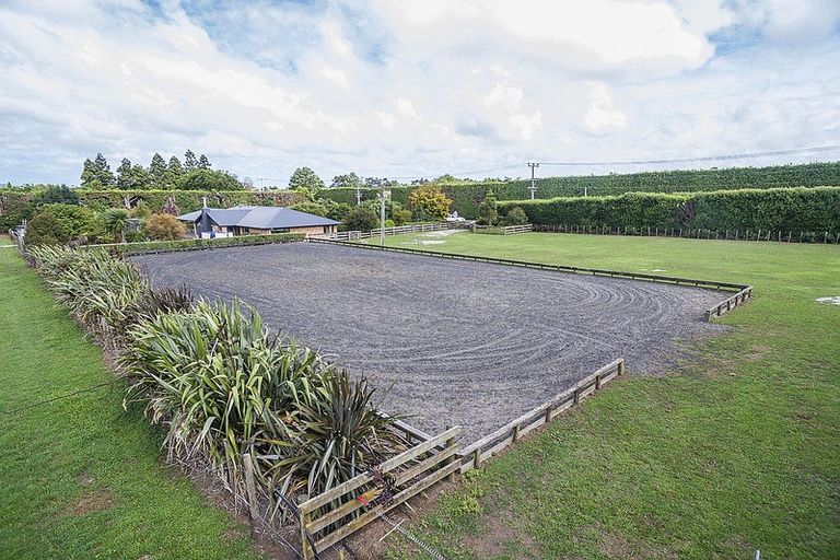 Photo of property in 74 Old Railway Road, Kumeu, 0892