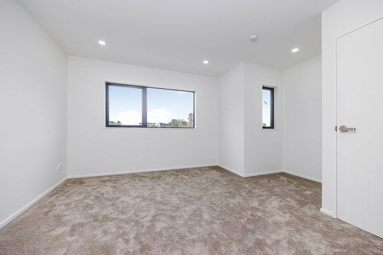 Photo of property in 14b Friesian Drive, Mangere, Auckland, 2022