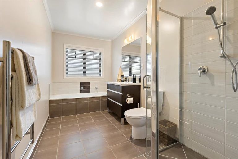 Photo of property in 135b Hutchinson Road, Helensville, 0875