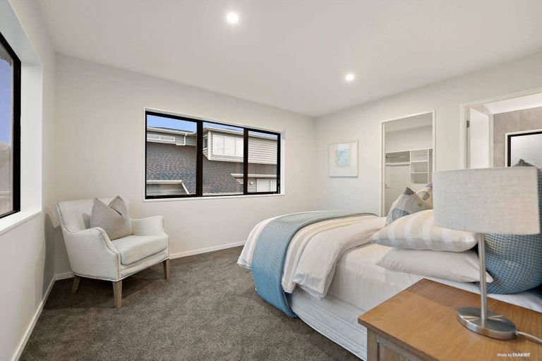 Photo of property in 13 Vazey Way, Hobsonville, Auckland, 0618