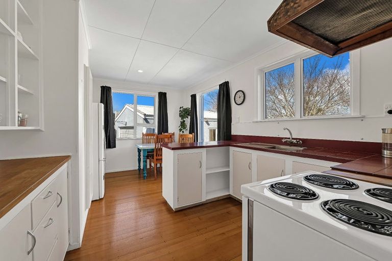 Photo of property in 10 Pembroke Street, Westown, New Plymouth, 4310