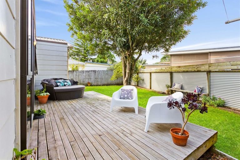Photo of property in 1/46 Yeovil Road, Te Atatu Peninsula, Auckland, 0610