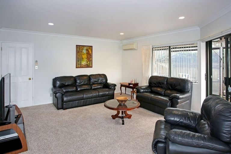 Photo of property in 11 Cloverlea Place, Pukekohe, 2120