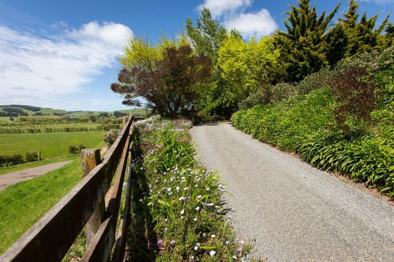 Photo of property in 47 Cowper Side Road, Dannevirke, 4976