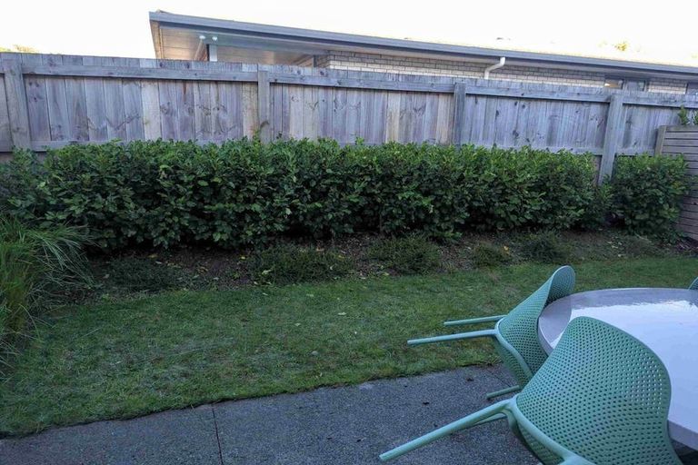 Photo of property in 1b Breakwater Way, Whitby, Porirua, 5024