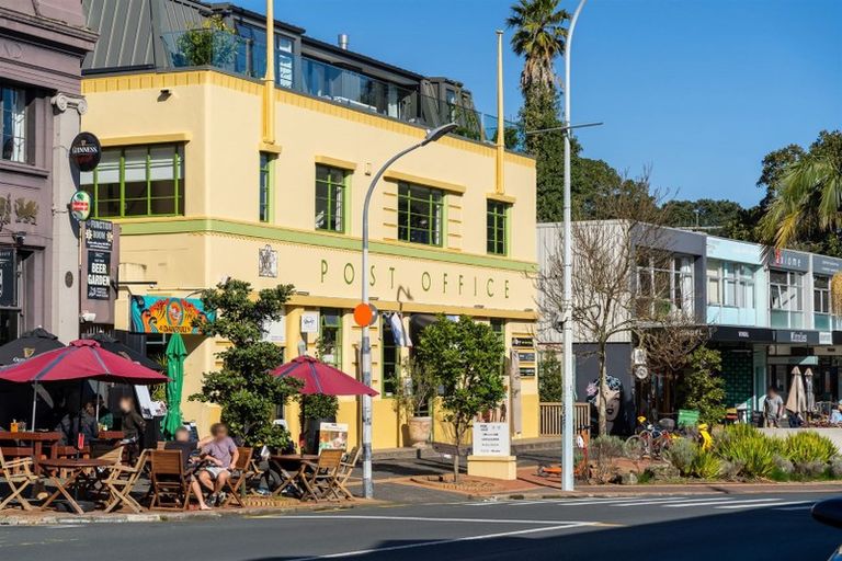 Photo of property in 11 Sinclair Street, Devonport, Auckland, 0624