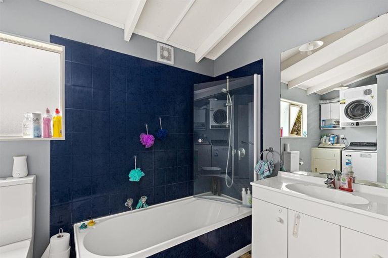 Photo of property in 53a Springs Road, Parakai, 0830