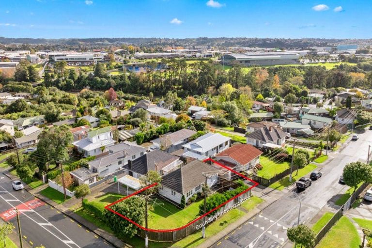 Photo of property in 57 Amberley Avenue, Te Atatu South, Auckland, 0610