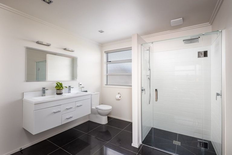 Photo of property in 9b Chilman Street, Strandon, New Plymouth, 4312