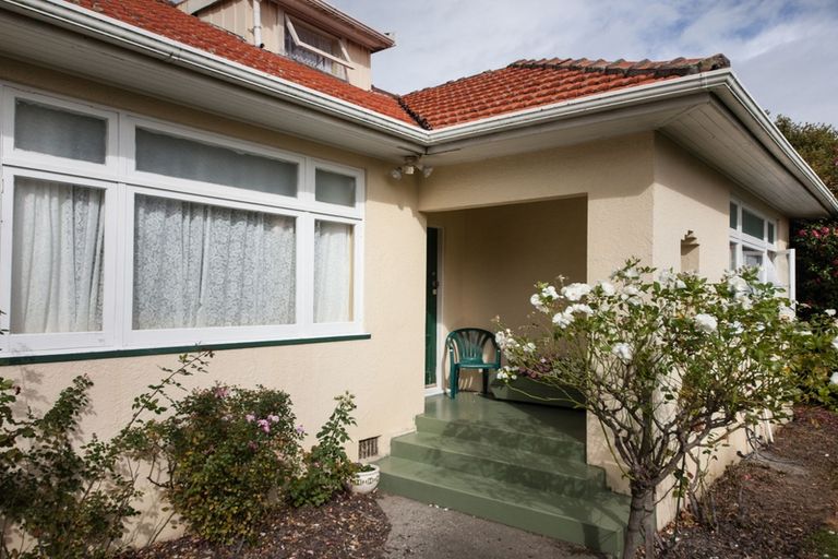 Photo of property in 550 Featherston Street, Roslyn, Palmerston North, 4414
