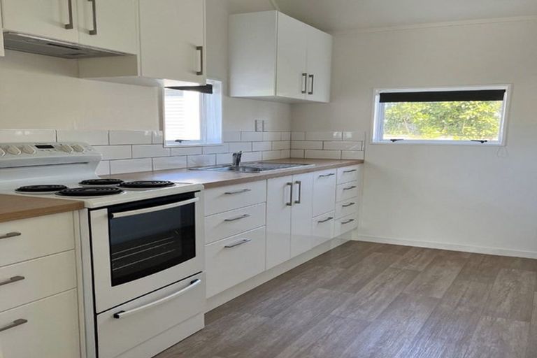 Photo of property in 1 Waimarie Park, Levin, 5510